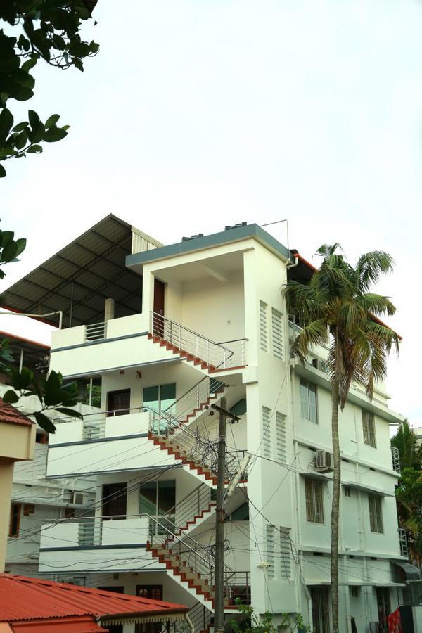 Friendsland Home Stay Kochi Buitenkant foto